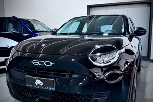Fiat 600 1.2 110cv Hybrid DCT Icon