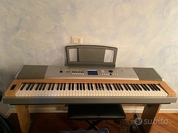 Pianoforte Yamaha DGX-630 Portable Grand YPG-635