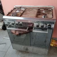 Cucina a gas con forno