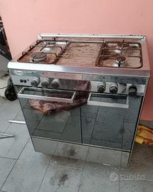 Cucina a gas con forno