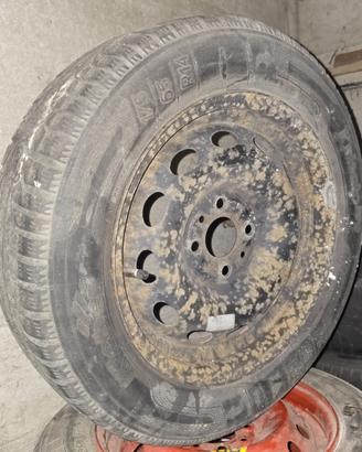 4 Gomme Invernali KLEBER KRISALP HP2 R14 su Cerchi