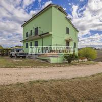 Casa indipendente a Mogliano 8 locali