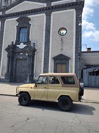 Uaz 469 fuoristrada russo militare. 