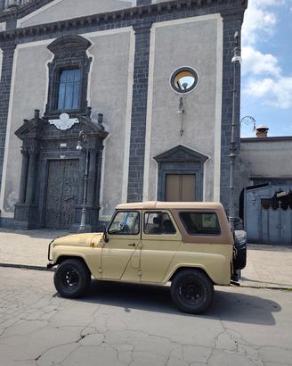 Uaz 469 fuoristrada russo militare. 