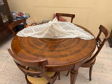 Tavolo da salotto di buona fattura