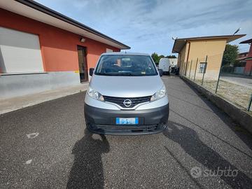 Furgone Nissan NV200