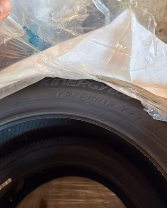 2 pneumatici Hankook