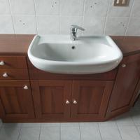 Mobile bagno legno classico.