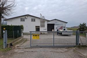 Capannone/Laboratorio indipendente - ex panificio