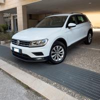 Volkswagen Tiguan 2.0 TDI SCR DSG Business BlueMot