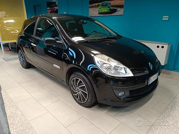 Renault Clio 1.2 75cv Neopatentati 