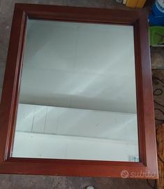 specchio con cornice legno 
