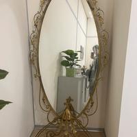 Specchio con piano di marmo