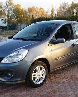 RENAULT Clio 1.2 16V 5 porte Confort