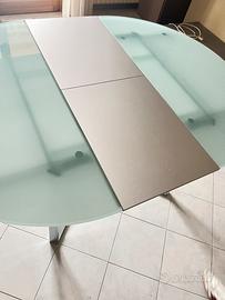 Tavolo rotondo in vetro allungabile