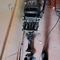 Motore fuoribordo 2 tempi