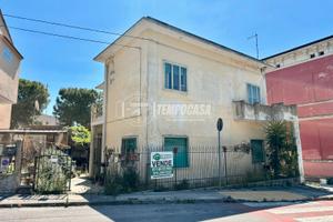 SOLUZIONE INDIPENDENTE CON GIARDINO A MONTEMARCIAN
