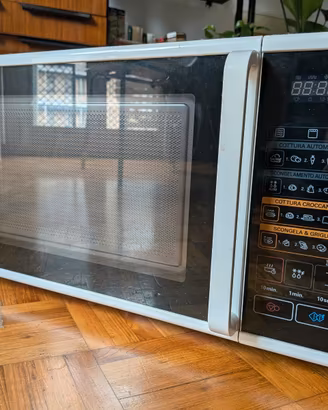 Forno microonde LG con grill e cottura automatica