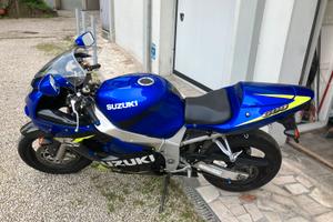 Suzuki gsx r 600 k1