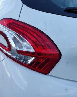 Fanale posteriore sinistro PEUGEOT 208 del 2012