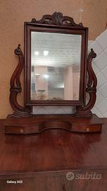 Specchio antico dell'ottocento in noce