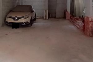 35 mq porzione uso garage o box, Posto Auto