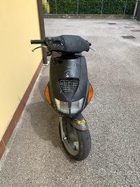 Aprilia sr a liquido