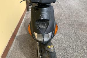 Aprilia sr a liquido