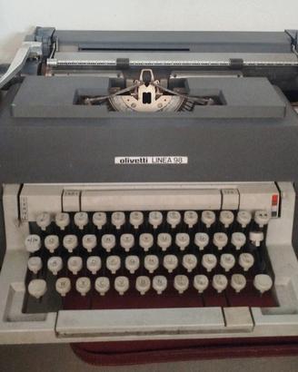 Macchina da scrivere Olivetti Linea 98