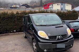 renault trafic passenger