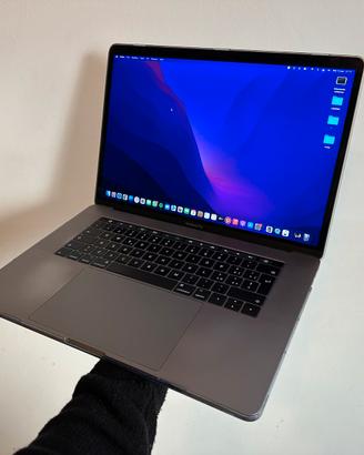 MacBook Pro 15” 2016 i7 / 16GB / 500gb SSD