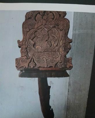 leggio scolpito