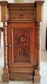 Comodino antico restaurato