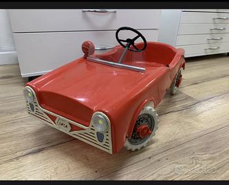 Auto a pedali Moplen Lola 1000 Anni 60