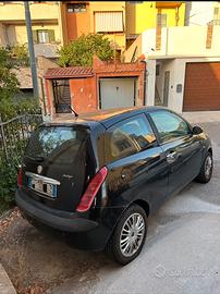 Lancia ypsilon 2006