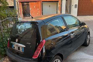Lancia ypsilon 2006
