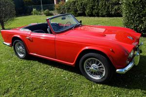 TRIUMPH TR4