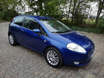 Fiat Grande Punto a pezzi