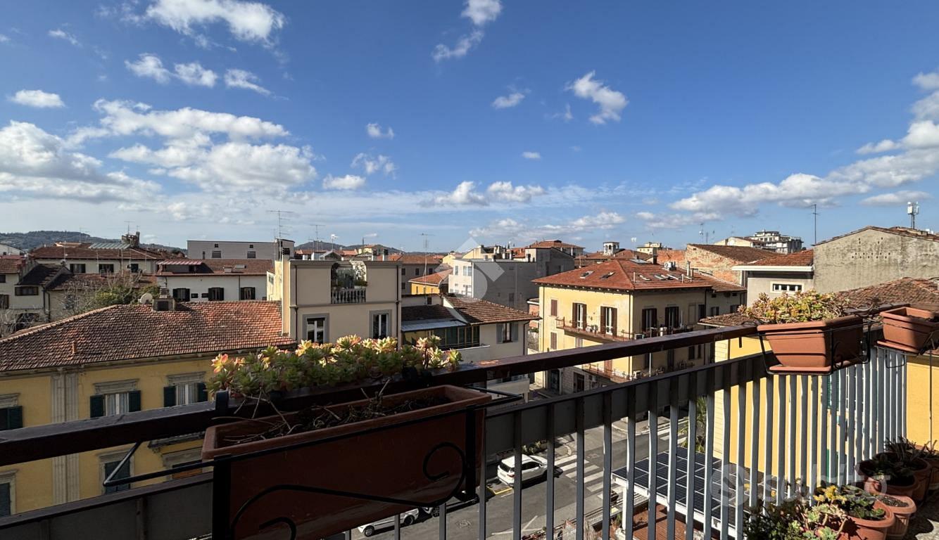 6 LOCALI A AREZZO - Vista 3