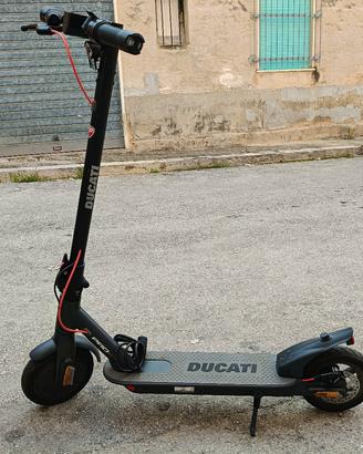 monopattino elettrico ducati pro evo 1 