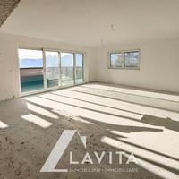 Ampio bilocale con terrazza a Montagna