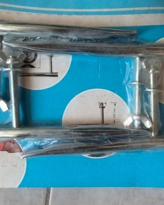 Set 4 supporti da parete per pneumatici auto