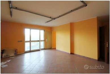 Immobile di 225 m² a Vercelli