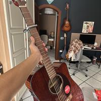 Chitarra Fender CD-140SCE Mahogany con custodia.