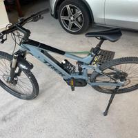 Bici Trek Powerfly 4 500 km come nuova taglia L