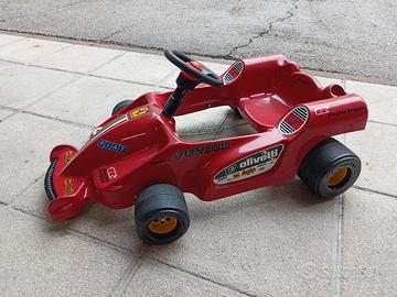giocattolo macchina a pedali Ferrari