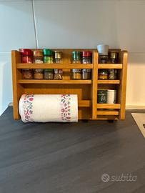 Portaspezie e portarotolo in legno massiccio