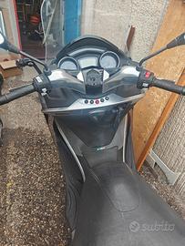 PIAGGIO X10 350 EXECUTIVE 
