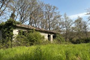 Indipendente con terreno da ristrutturare