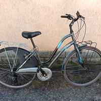 Bici alluminio da donna ruota 28" con marce